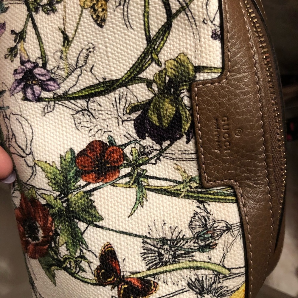 Gucci makeup pouch